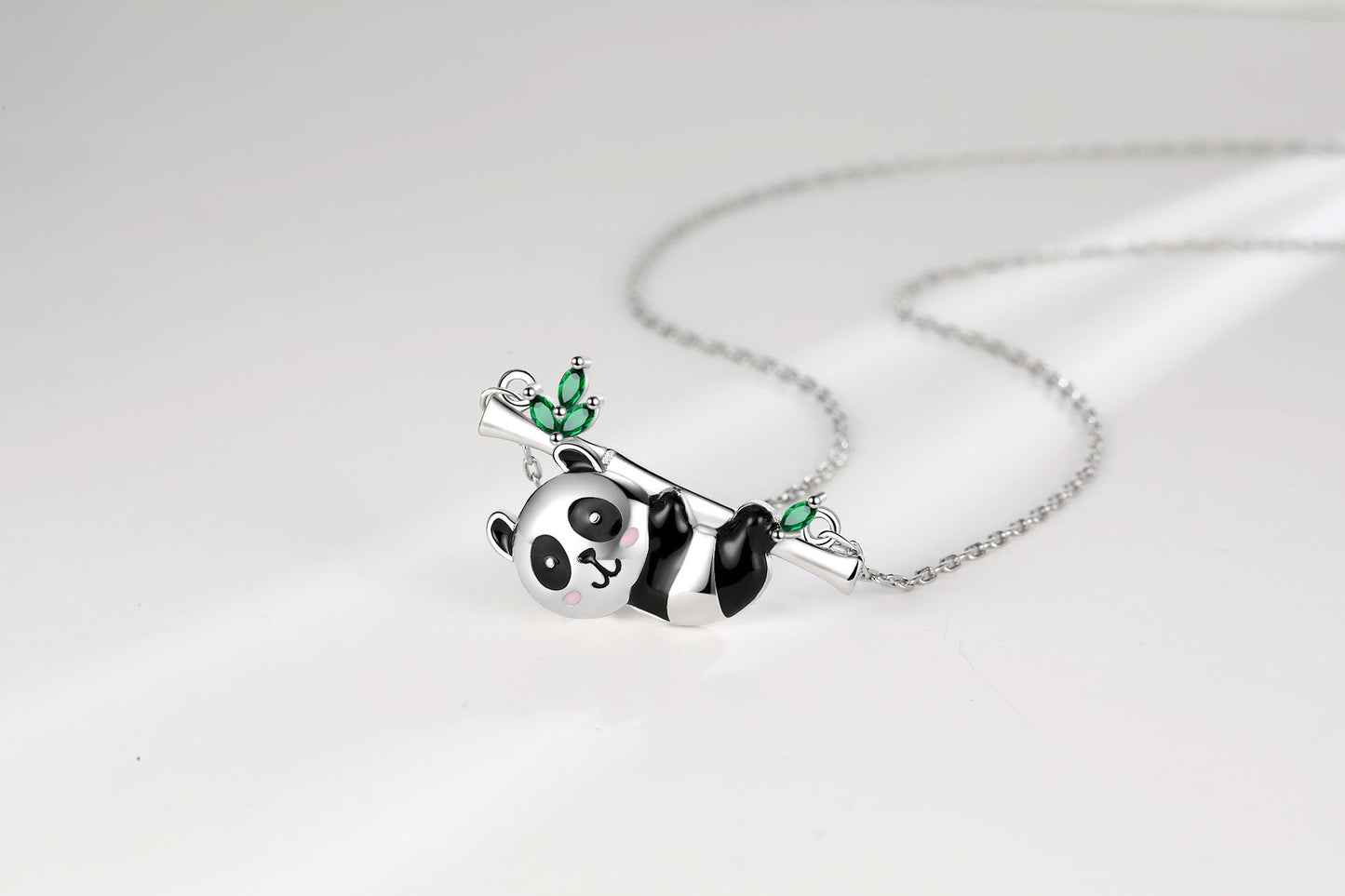 Collar de oso panda, lindo collar de esmeralda artificial de moda de pandas
