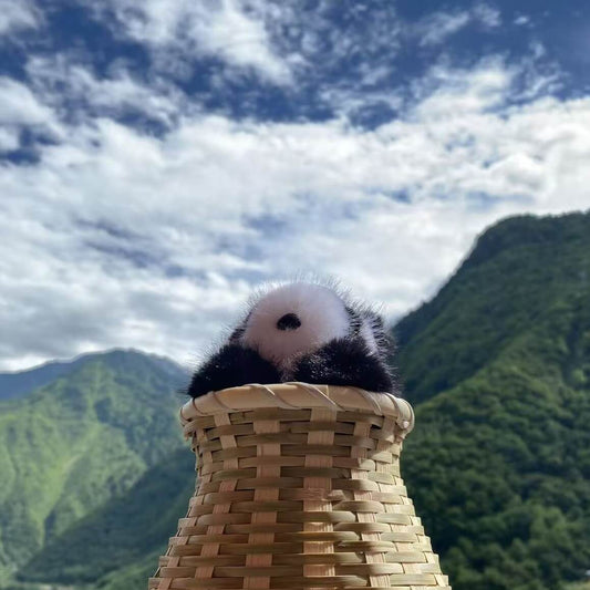Cesta de bambú ecológica hecha a mano y peluche de panda de Chengdu