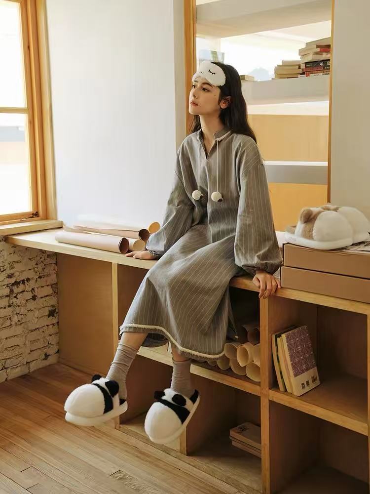 Nuevas pantuflas de felpa estilo panda para invierno, diseño redondo en 4 colores
